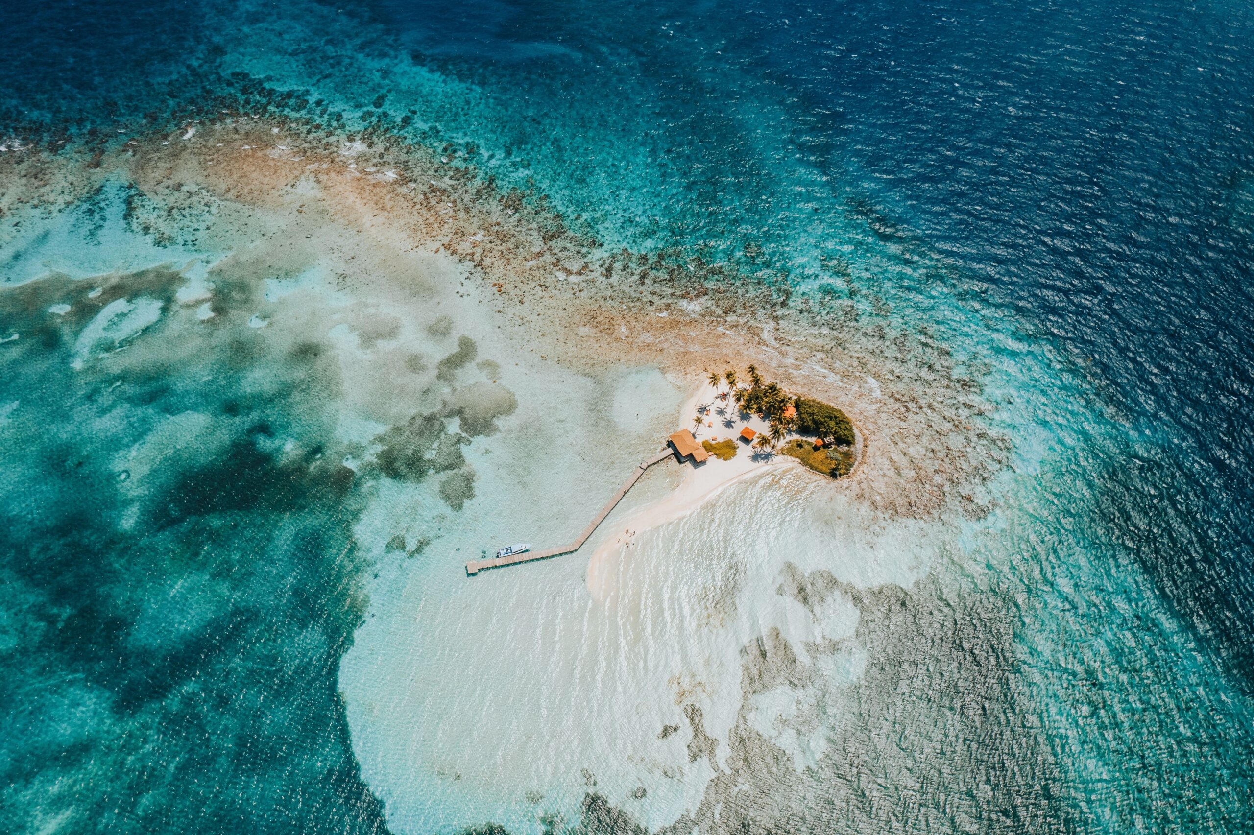 An,Aerial,Top,View,Of,The,Goff’s,Caye,Island,In
