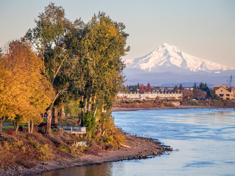 Vancouver,Waterfront,,Columbia,River,,And,Mt.,Hood,In,The,Distance