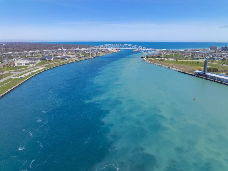 Blue,Water,Bridge,Is,An,International,Bridge,Across,The,St.